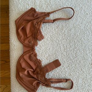 SKIMS Lace Accent Tan Bra